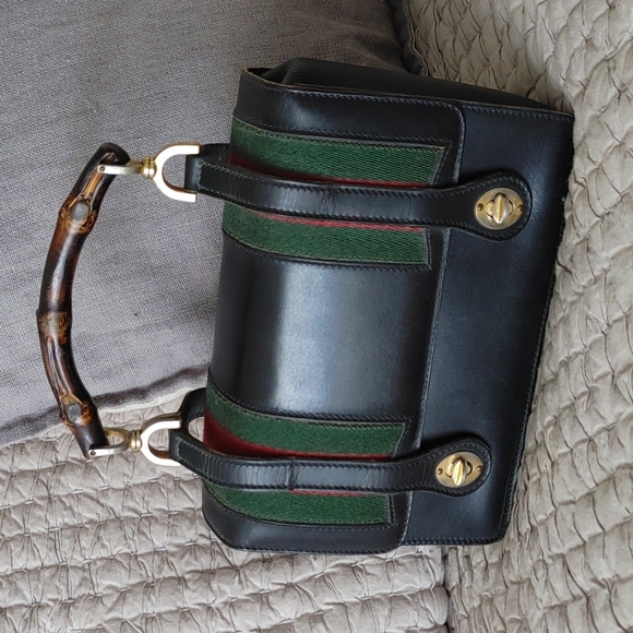 Gucci Handbags - Gucci RARE vintage turnlock bamboo 60's handle purse